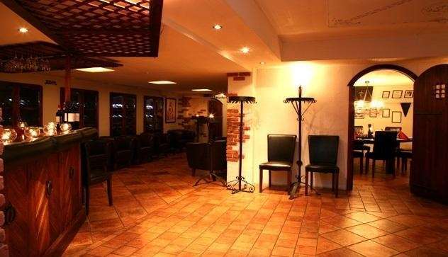 המיינלינה Hotel Emilia מסעדה תמונה
